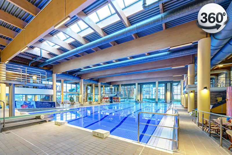 Schwimmbad 360 Grad Rundgang